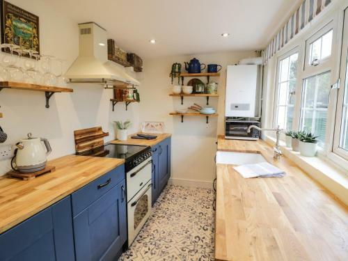 Periwinkle Cottage