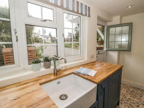 Periwinkle Cottage