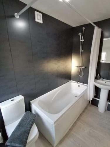 Apartamento 7 Beds Sleeps 9 2 Miles (7 Mins) From Newcastle Centre