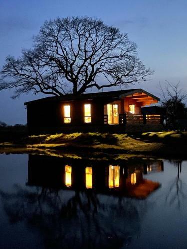 Redwood Lodge
