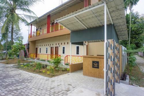 Hotel Oyo Life 2739 Pondok Nadila