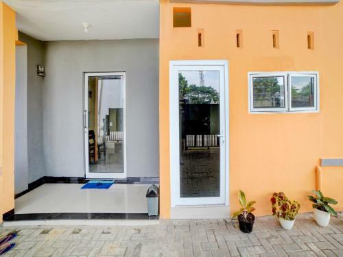 Hotel Oyo 90683 Teratai Homestay