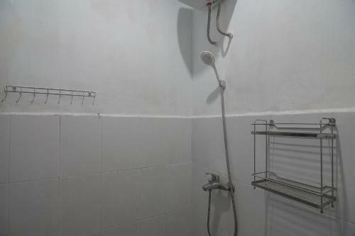 Hostal Reddoorz Plus Near Cambridge City Square 2