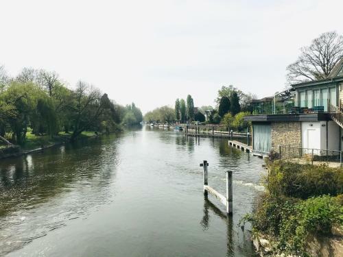 Aston Henry James Double Room At Riverside Location