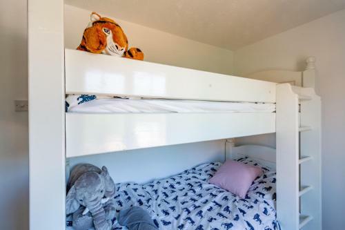 Family Friendly Cottage With Bunk Beds And Courtyard