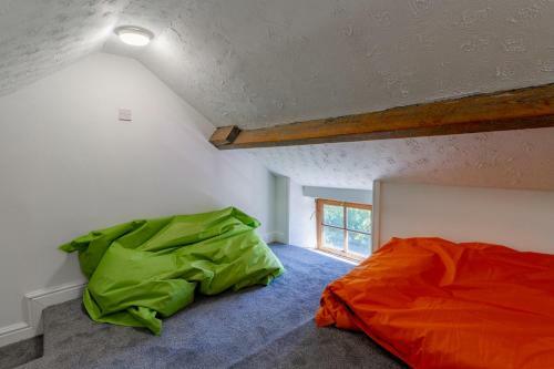 Family Friendly Cottage With Bunk Beds And Courtyard