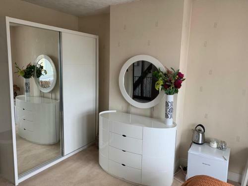 Beautiful 5 Bedroom House In Maidstone