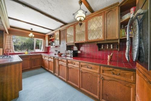 Beautiful 5 Bedroom House In Maidstone
