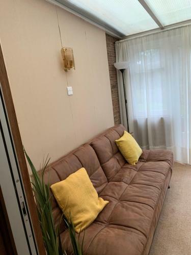 Beautiful 5 Bedroom House In Maidstone