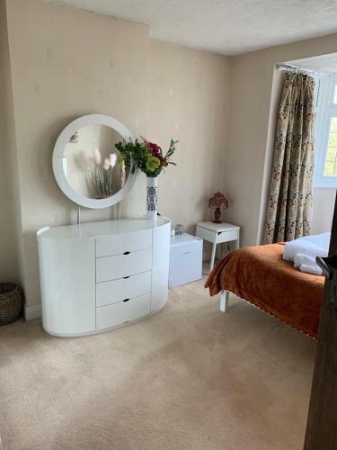 Beautiful 5 Bedroom House In Maidstone
