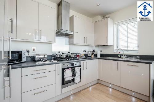 Luxury Apartment Maidenhead W Parking And Balcony