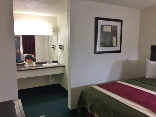 Motel Travel Inn Atlanta Texas