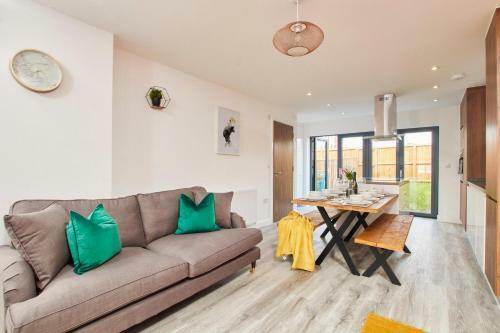 Beautiful 5 Bed House Manchester Sleeps8 Wparking