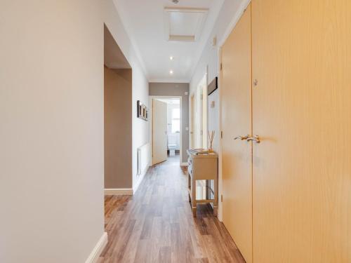 Pass The Keys Lovely 1 Bed Apartment Overlooking Albert Park