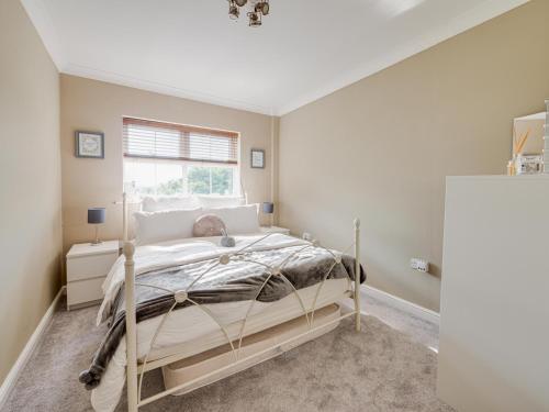 Pass The Keys Lovely 1 Bed Apartment Overlooking Albert Park
