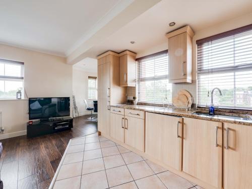 Pass The Keys Lovely 1 Bed Apartment Overlooking Albert Park