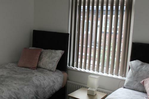 Lovely, Spacious 3 Bed House Close To City Centre