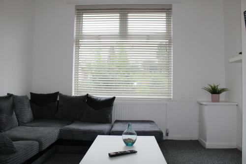 Lovely, Spacious 3 Bed House Close To City Centre