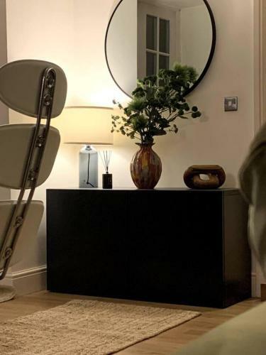 Cheerful 2-bed Cottage With 2 Free Parking Leeds