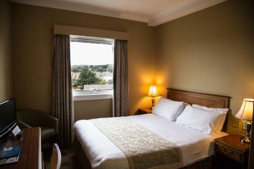 Cairn Hotel