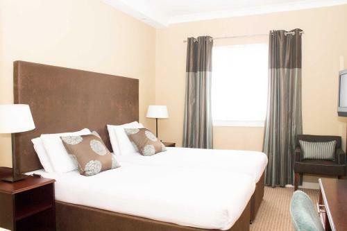Cairn Hotel