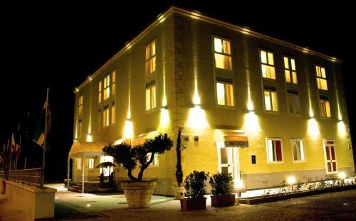 Hotel La Isla Resort