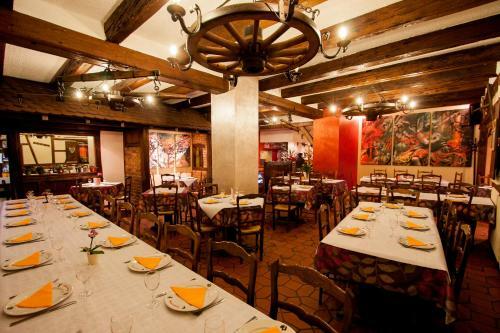 Hotel H�tel Restaurant Les Aliz�s