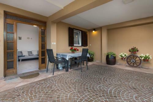 Apartments Beni