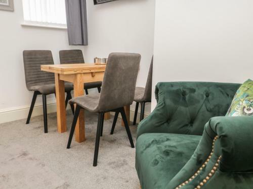 Trinity House Holiday Apartments - Trinity One