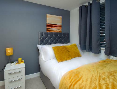 Foxley Place: Mk City House For Large Groups