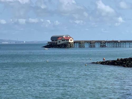 The Smugglers Hideout - Sleeps 4 - With Hot Tub