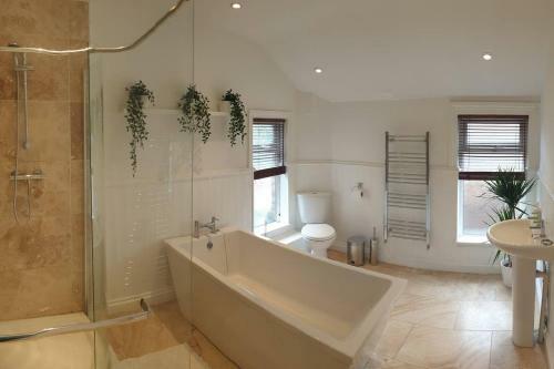 Apartamento 8 Bed House 2 Miles (7 Mins) From Newcastle Centre