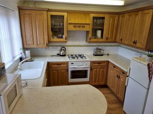 Pass The Keys Quiet 3 Bed House Close To Northam Burrows Beach