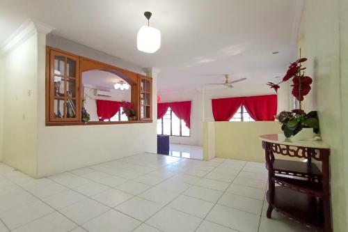 Oyo Home 90241 Villa Home Sibu