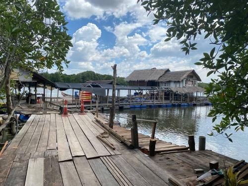 Cabinstay Cikgu Sungai Batu Besi
