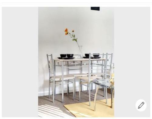 Hostal Your Nottingham Vacation, Business Apart, Parking