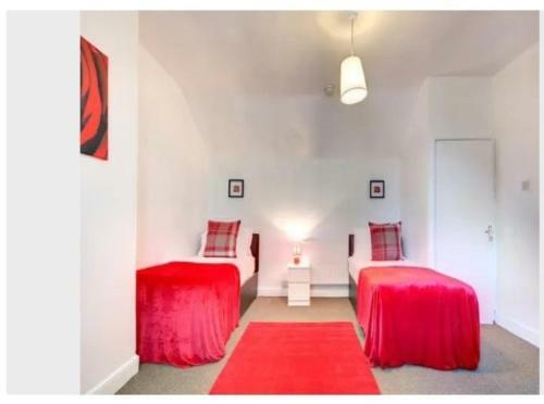 Hostal Your Nottingham Vacation, Business Apart, Parking