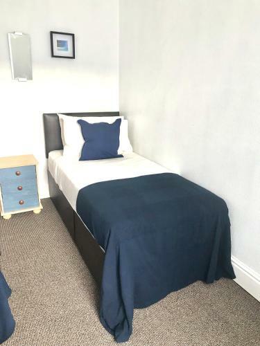 Hostal Your Nottingham Vacation, Business Apart, Parking