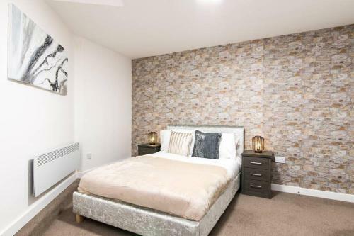 Luxury Hot Tub Apartment + 3 Double Bedrooms And Pool Table