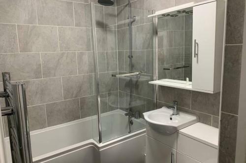 Relaxing And Modern 2 Bed City Centre Apartment