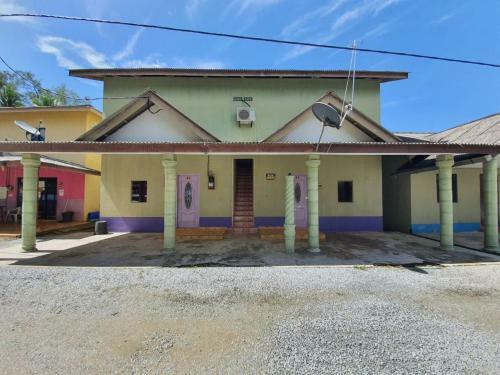 Hotel Oyo 90302 Dimuara Chalet Tok Bali