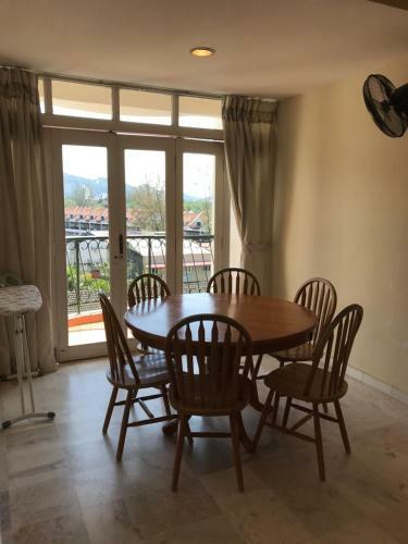 Century Suria Seaview + 3 Bedroom Apartment