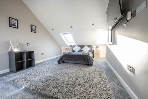 Amazing 3 Bedroom Townhouse With Parking