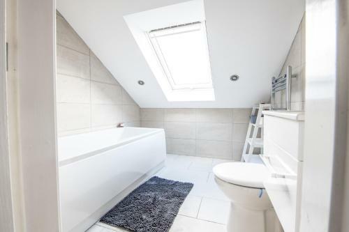 Amazing 3 Bedroom Townhouse With Parking