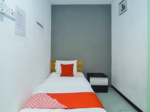 Hotel Oyo 89465 Golden Lounge