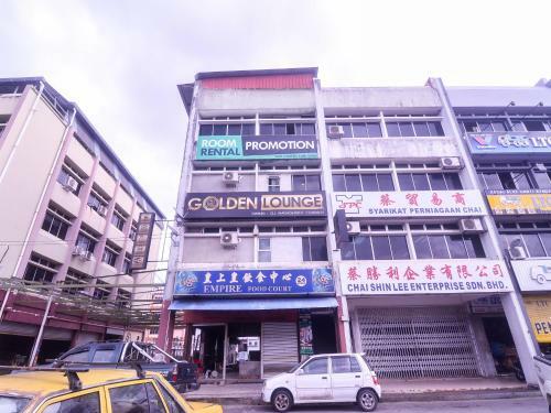 Hotel Oyo 89465 Golden Lounge