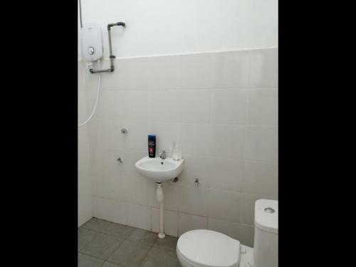 Hostal Room In Guest Room - Single Room With Ac, Central Accomodation