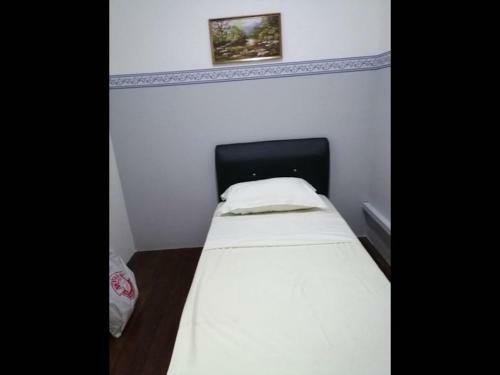 Hostal Room In Guest Room - Single Room With Ac, Central Accomodation