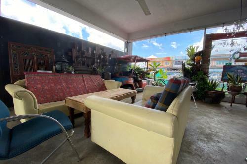 Oyo Home 90295 Beacon Homestay Kuching