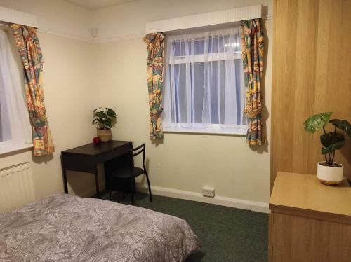 Hostal Double Room Sandbanks, Poole, Dorset, Free Parking